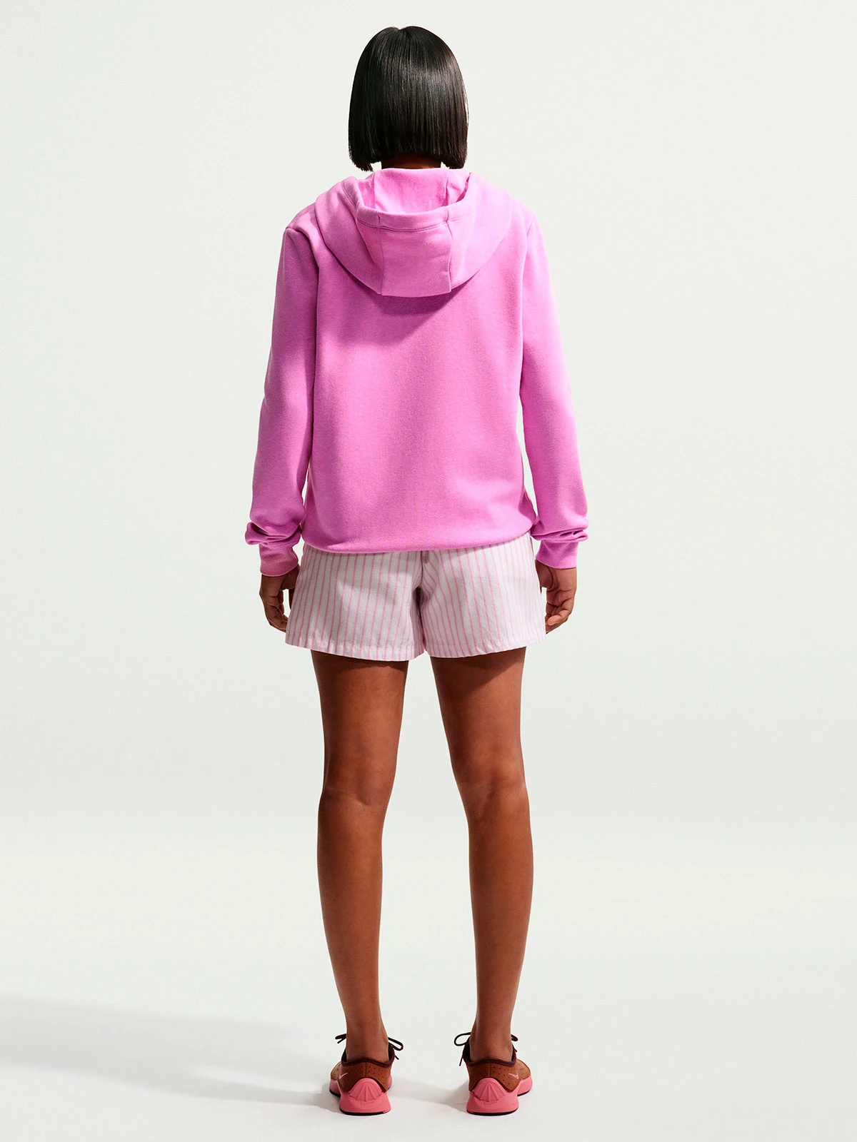 POLERA DEPORTIVA MUJER NIKE VIOLETA SPORTSWEAR CLUB - 2