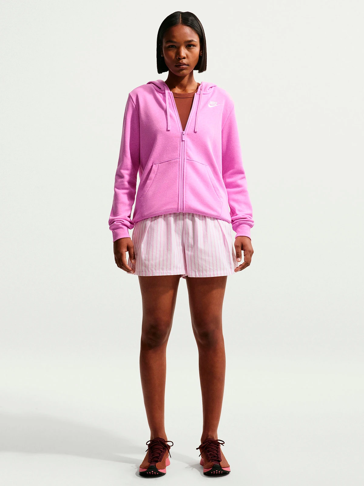 POLERA DEPORTIVA MUJER NIKE VIOLETA SPORTSWEAR CLUB - 3