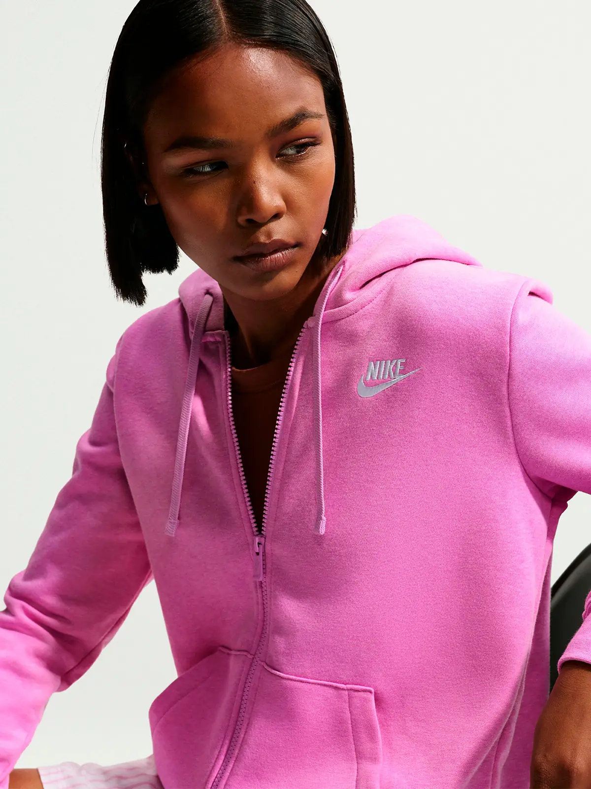 POLERA DEPORTIVA MUJER NIKE VIOLETA SPORTSWEAR CLUB - 4