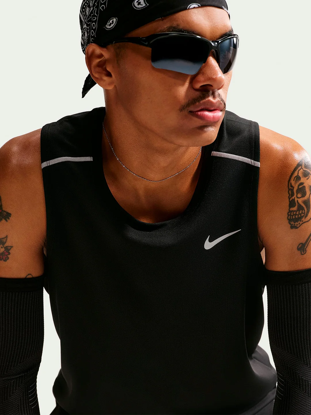 POLO DEPORTIVO HOMBRE NIKE NEGRO MILER TANK - 1