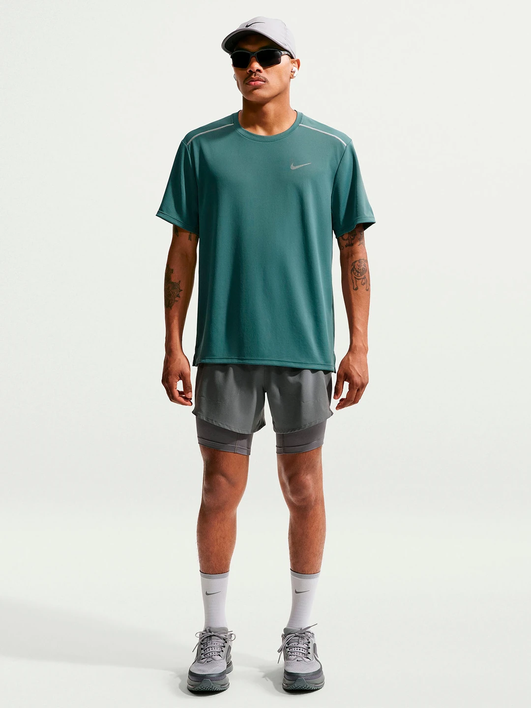 CAMISETA DEPORTIVA HOMBRE NIKE VERDE UV MILER - 1