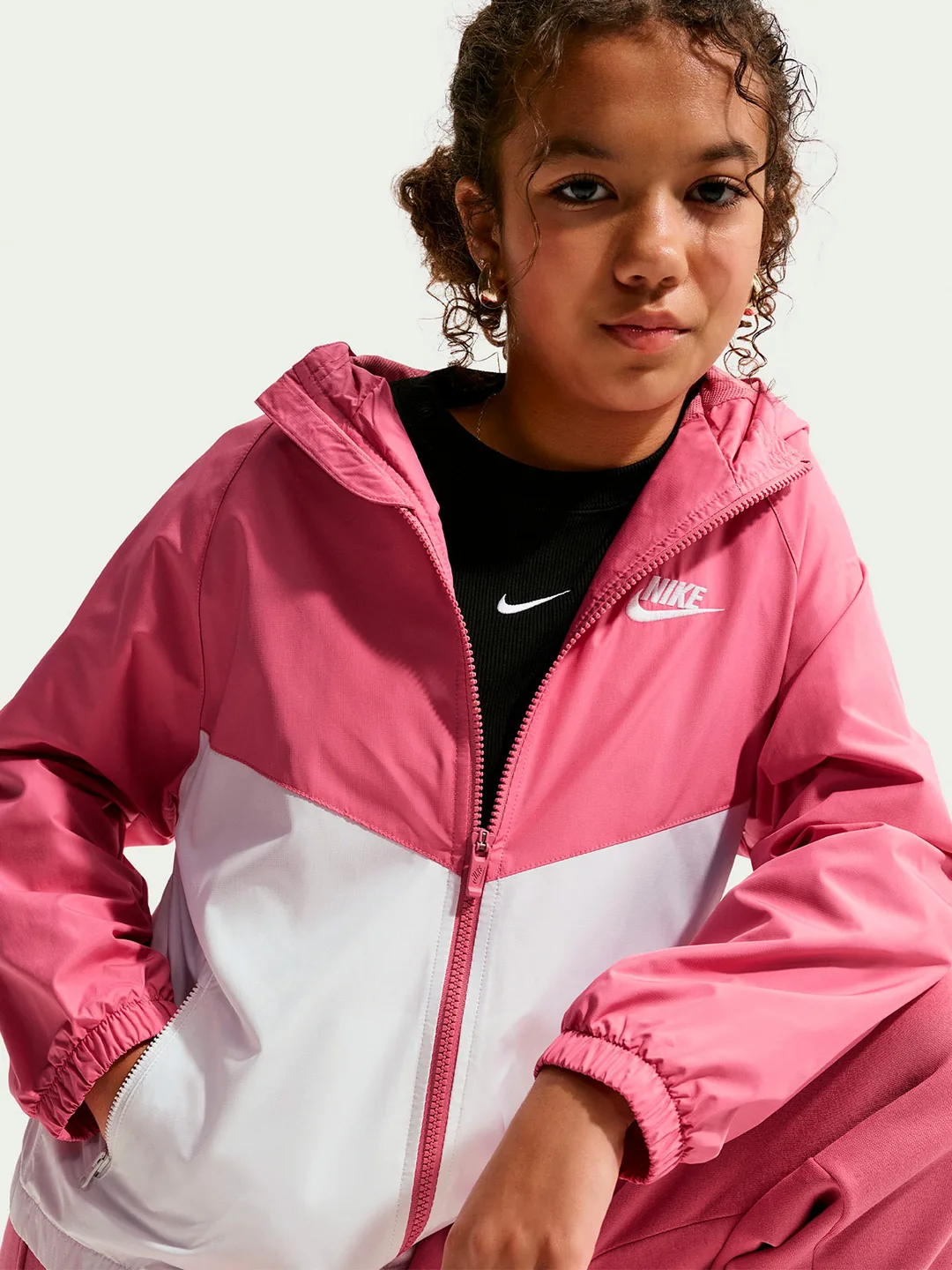 CASACA DEPORTIVA INFANTIL UNISEX NIKE ROSADO SPORTSWEAR WINDRUNNER - 5