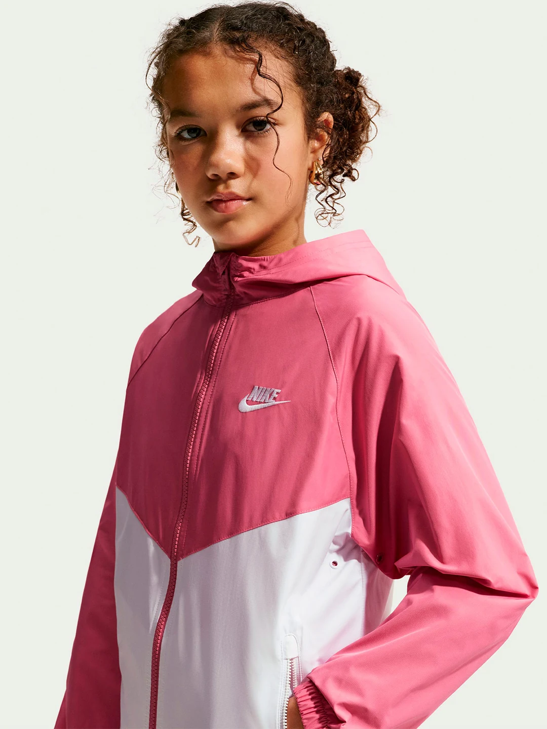 CASACA DEPORTIVA INFANTIL UNISEX NIKE ROSADO SPORTSWEAR WINDRUNNER - 4