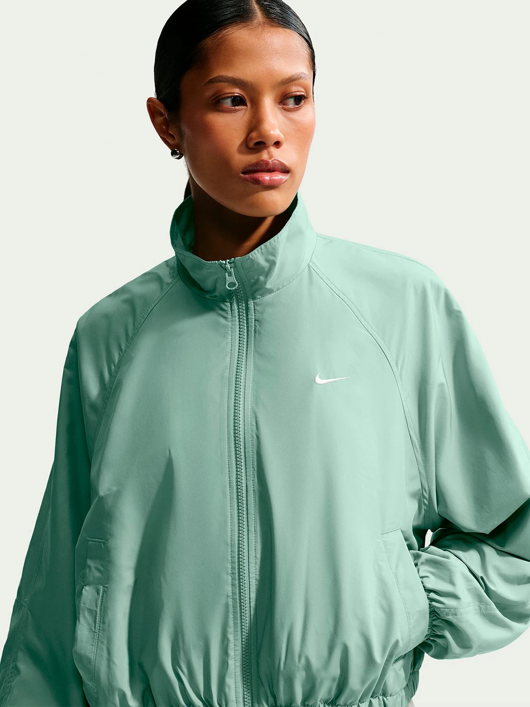 CASACA DEPORTIVA MUJER NIKE VERDE TRACK - 3