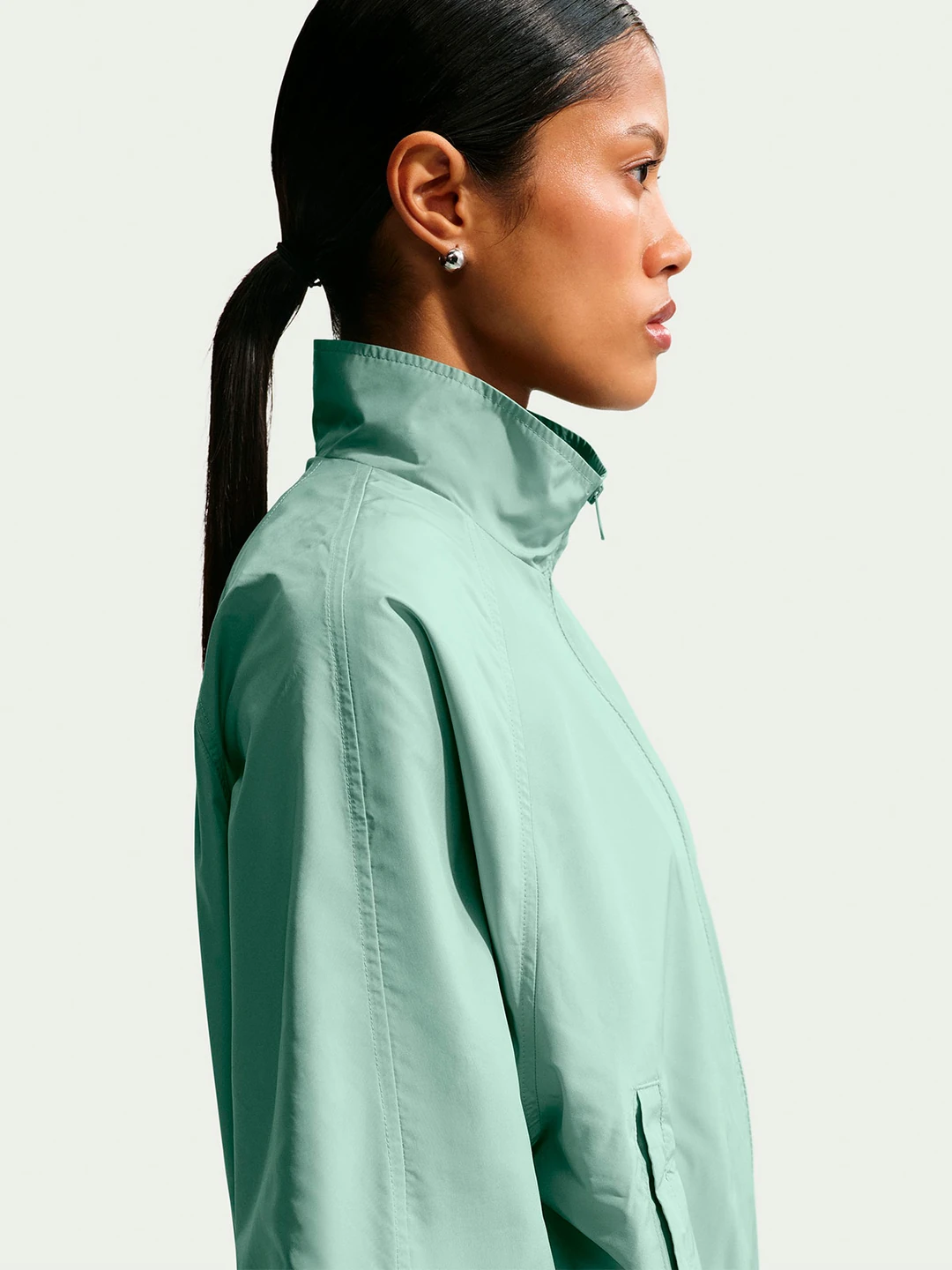 CASACA DEPORTIVA MUJER NIKE VERDE TRACK - 4