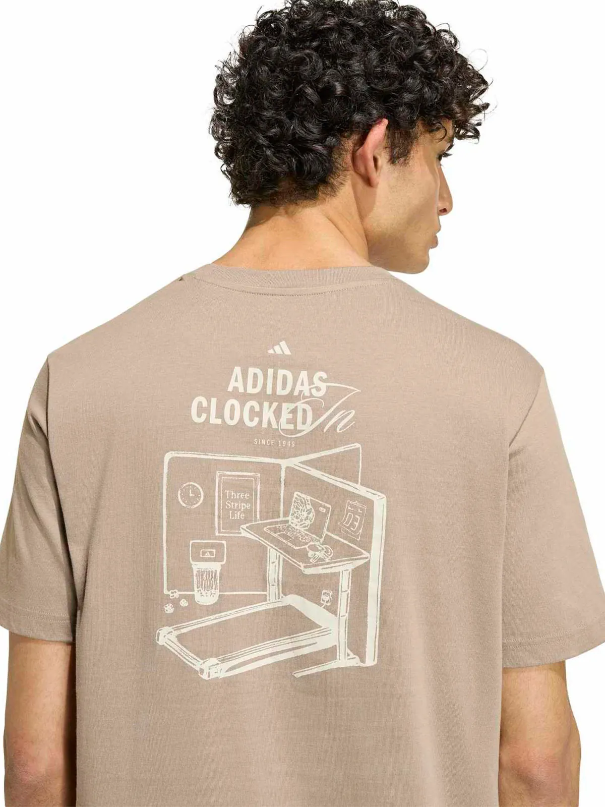 POLO HOMBRE ADIDAS GRAPHIC CLOCKED IN OFFICE - 4