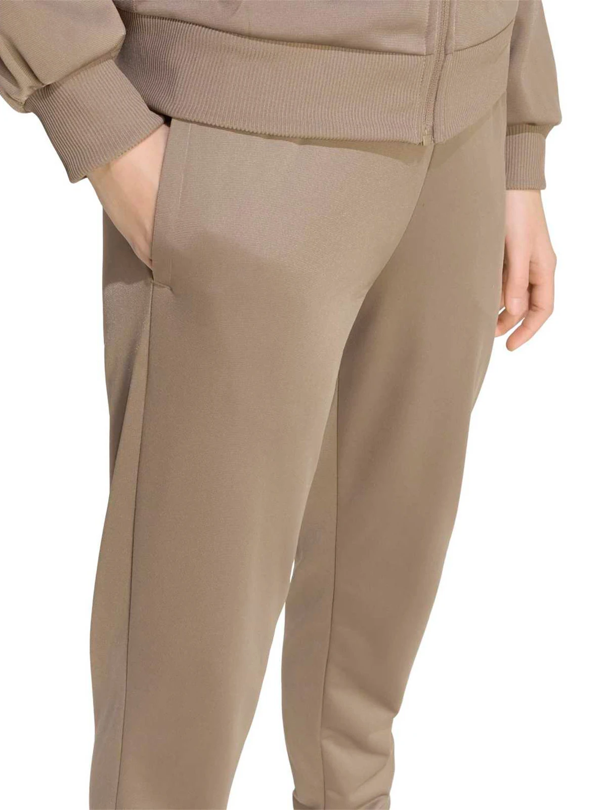 CONJUNTO HOMBRE ADIDAS CAFÉ FEEL COZY - 4
