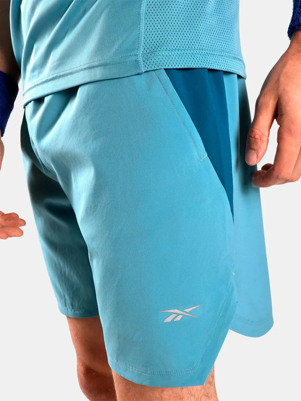 SHORT HOMBRE REEBOK CELESTE - 3