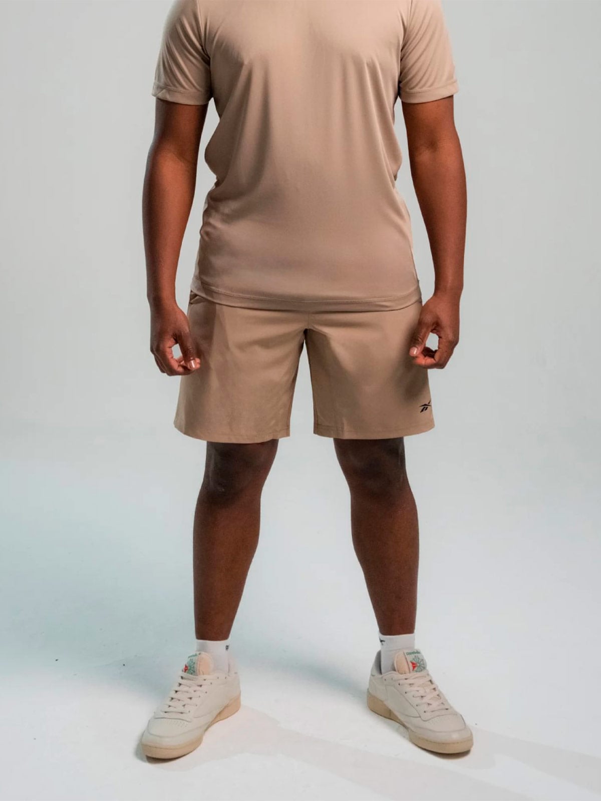 SHORT HOMBRE REEBOK MARRÓN - 1