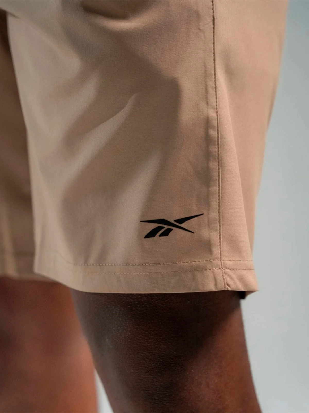 SHORT HOMBRE REEBOK MARRÓN - 4