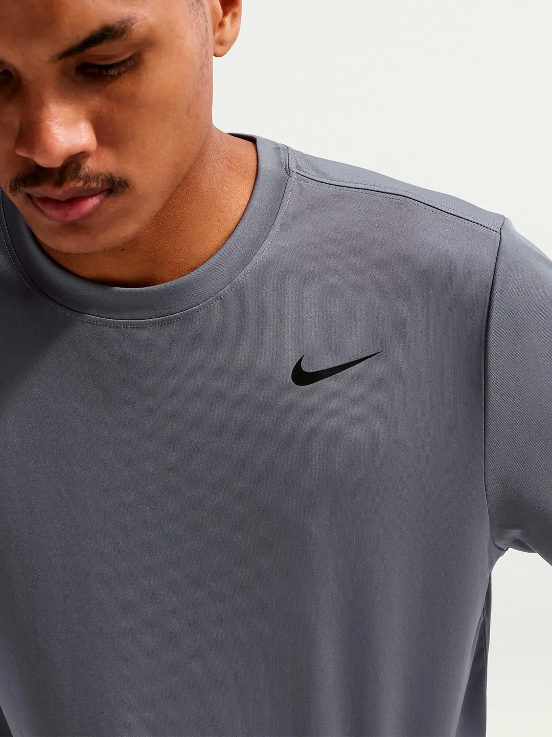 POLO HOMBRE NIKE GRIS ESSENTIAL - 4