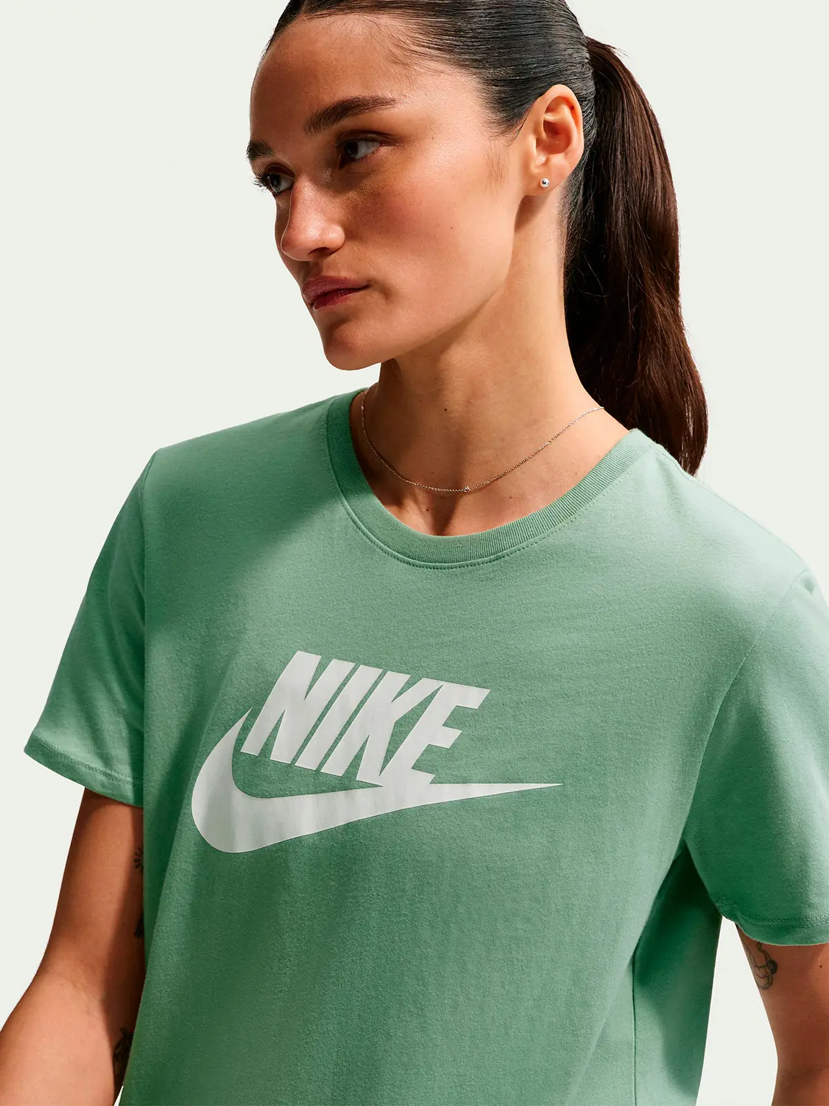 CAMISETA MANGA CORTA MUJER NIKE VERDE - 2