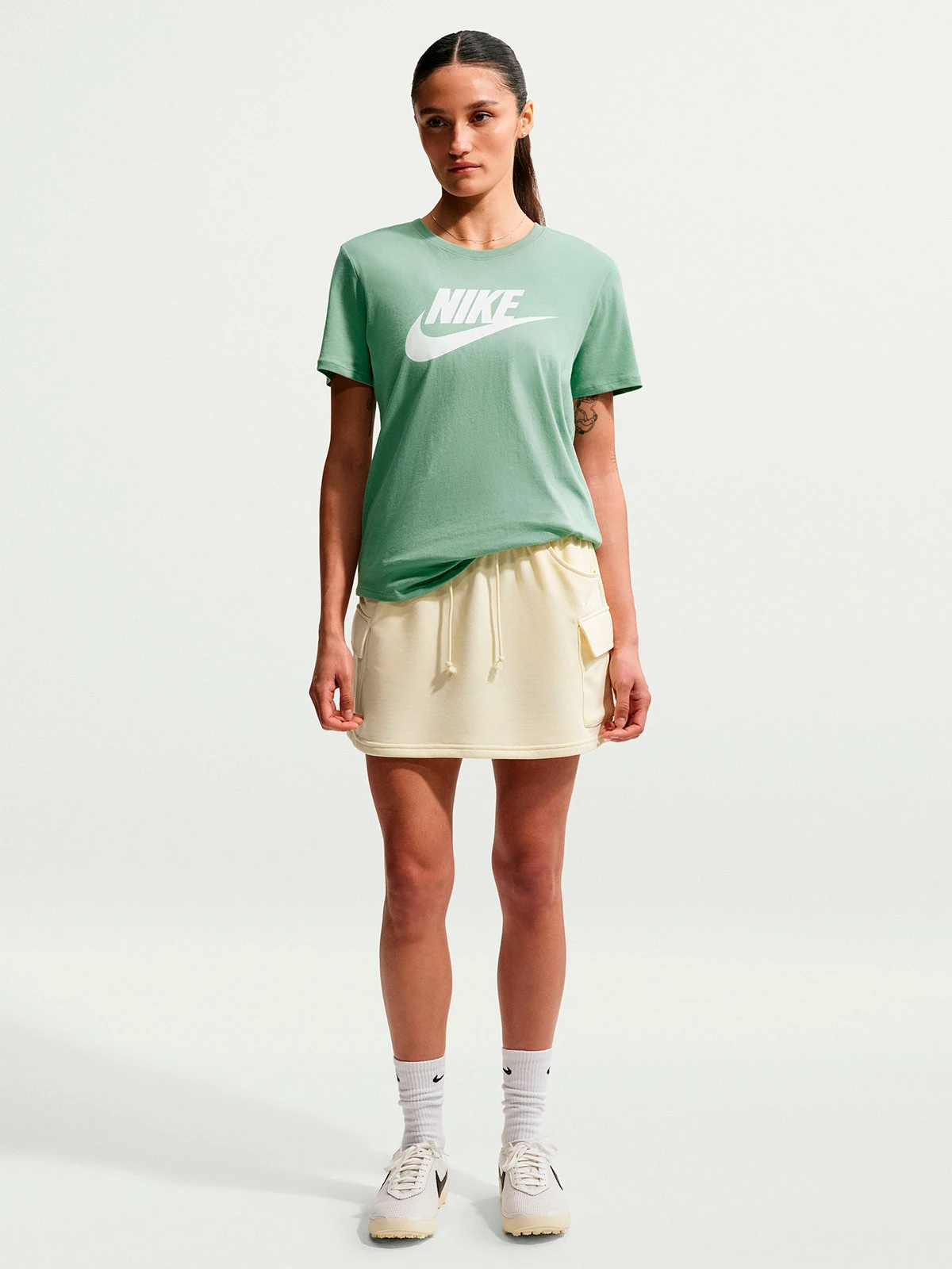 CAMISETA MANGA CORTA MUJER NIKE VERDE - 4