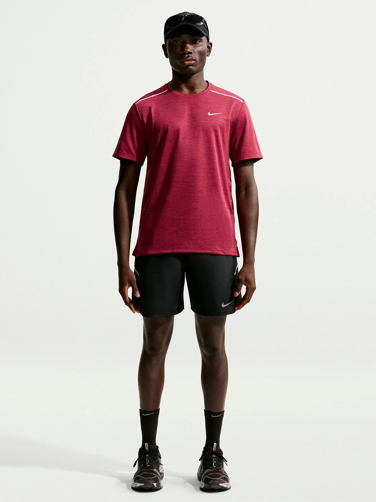 CAMISETA MANGA CORTA HOMBRE NIKE GUINDA UV MILER - 1