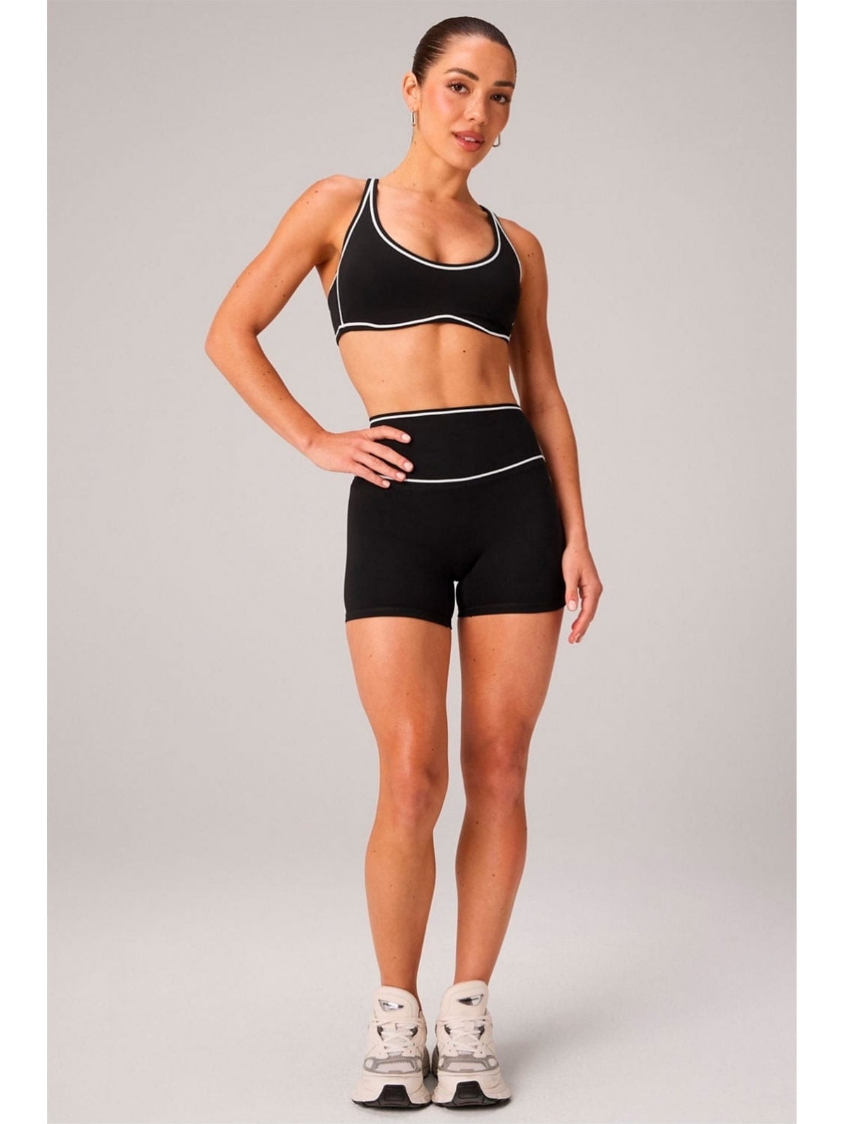 SHORT MUJER FABLETICS NEGRO NO SEAM PURELUXE - 4