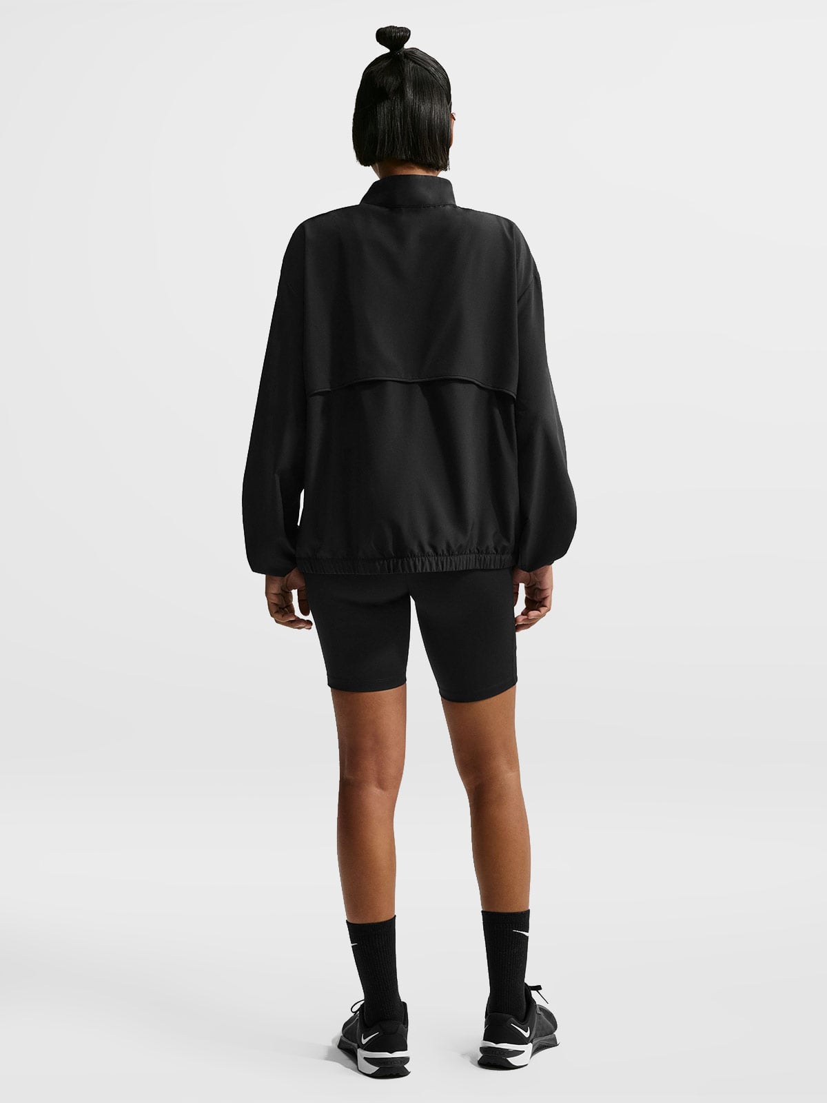 CASACA MUJER NIKE ONE WOVEN DRI FIT - 2