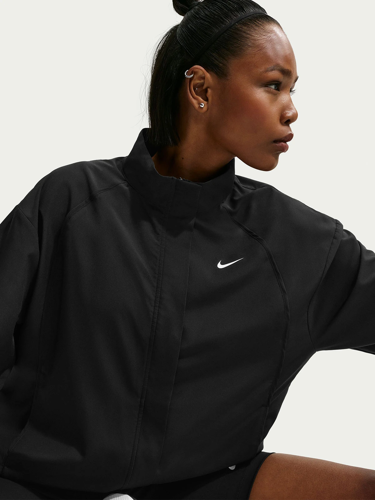 CASACA MUJER NIKE ONE WOVEN DRI FIT - 4