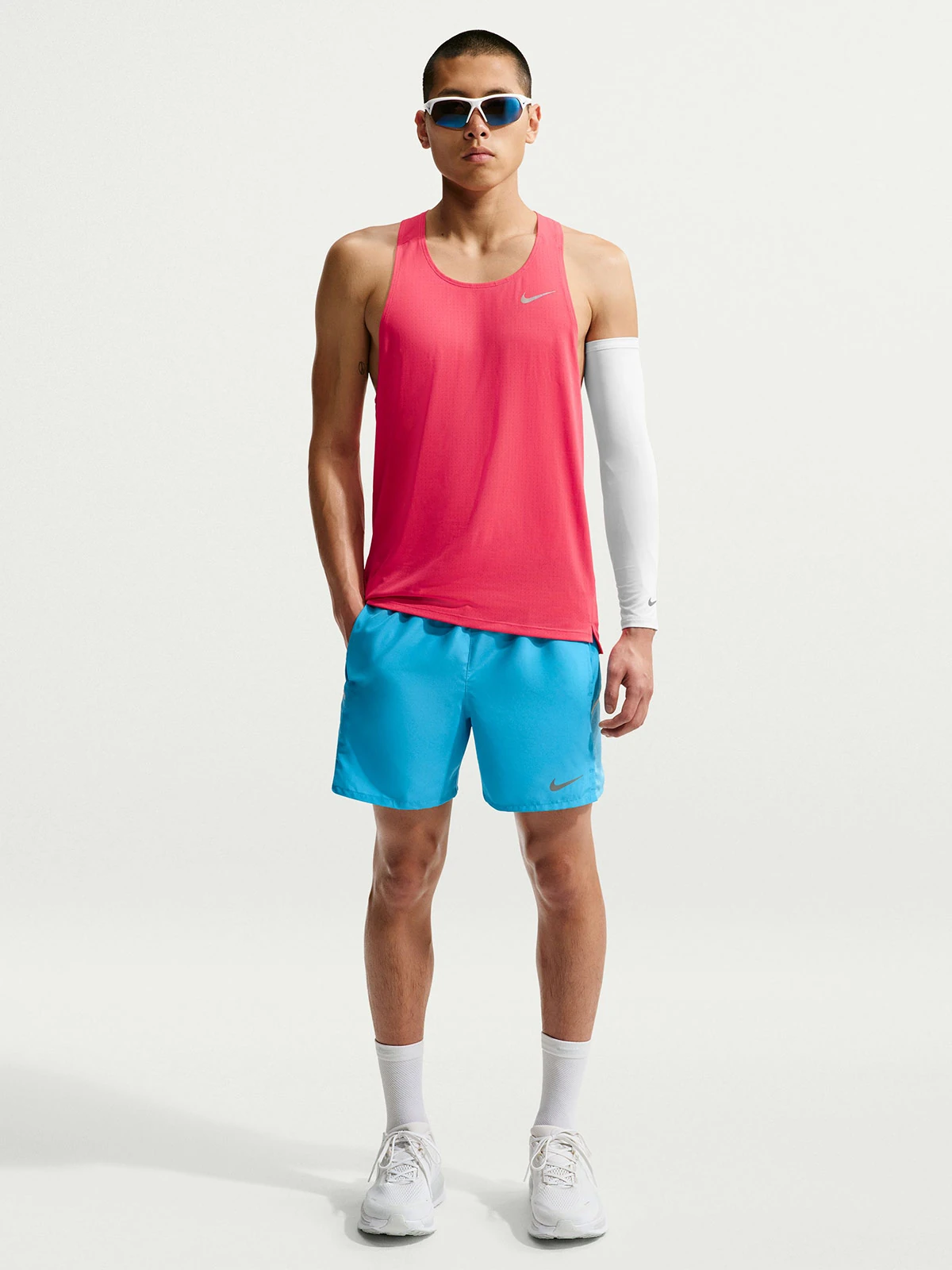 SHORT RUNNING HOMBRE NIKE MILER CELESTE - 1