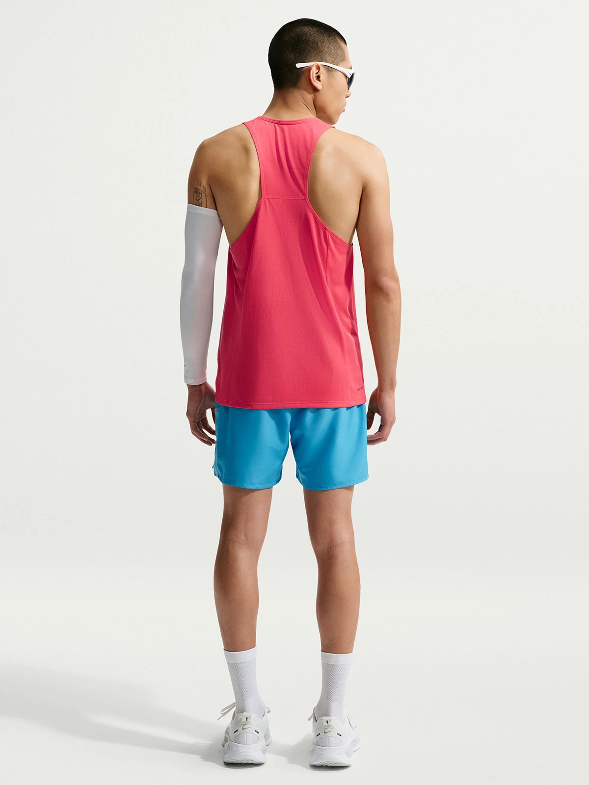 SHORT RUNNING HOMBRE NIKE MILER CELESTE - 2