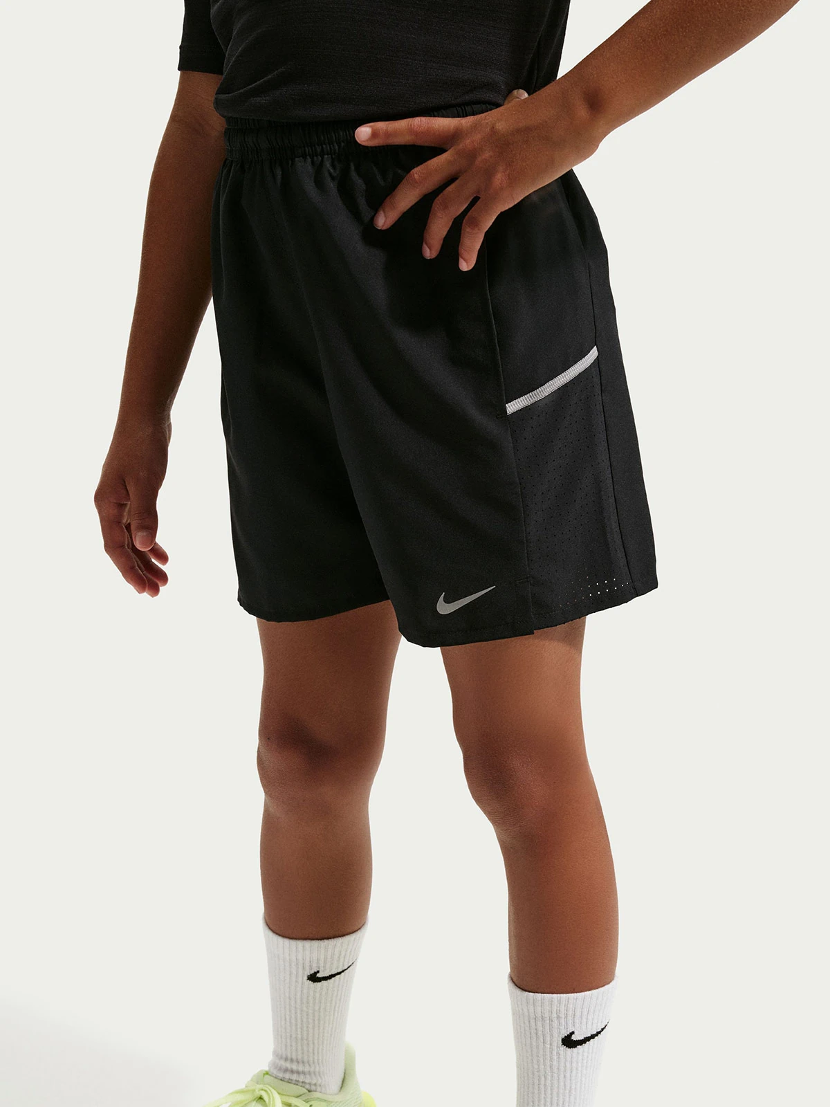 SHORT RUNNING NIÑO NIKE MILER NEGRO - 4