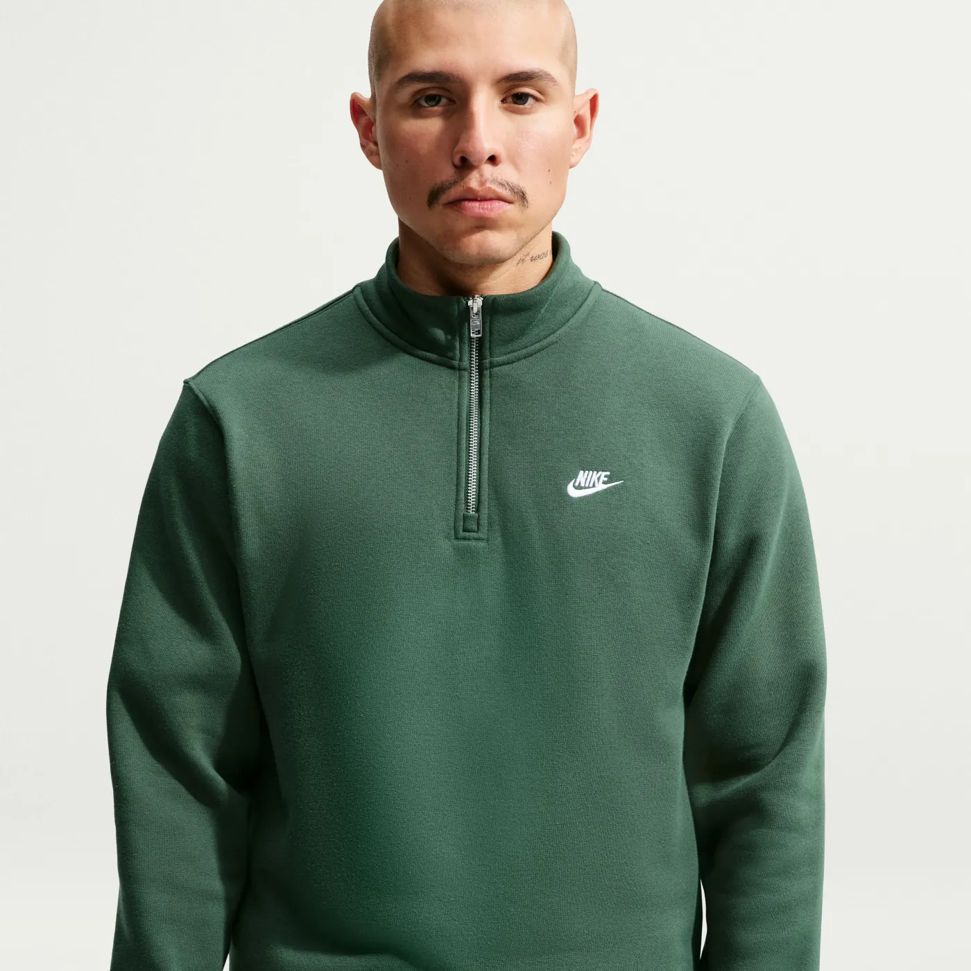 POLERA HOMBRE NIKE SPORTSWEAR CLUB VERDE - 1
