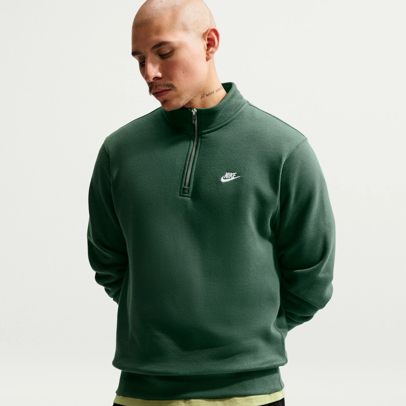 POLERA HOMBRE NIKE SPORTSWEAR CLUB VERDE - 5