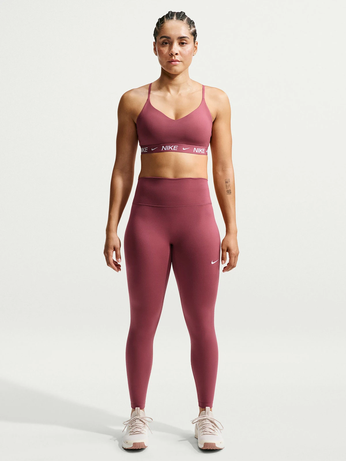 PETO ENTRENAMIENTO MUJER NIKE INDY LIGHT SUPPORT - 4