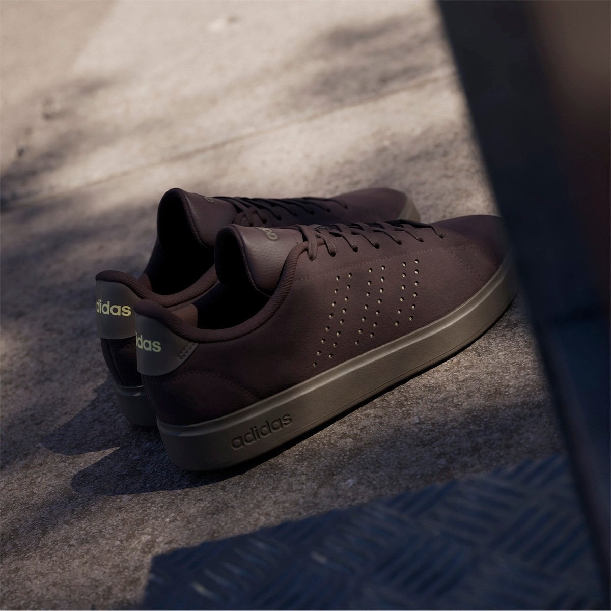 ZAPATILLAS HOMBRE ADIDAS URBANAS MARRÓN JQ0383 CUERO - 4