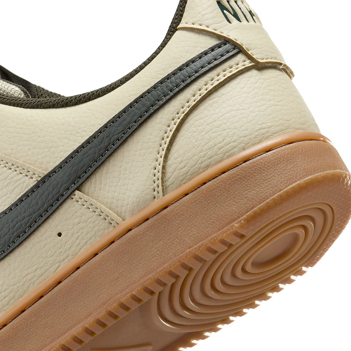 ZAPATILLAS HOMBRE NIKE URBANAS CREMA NIKE COURT VISION LO - 5