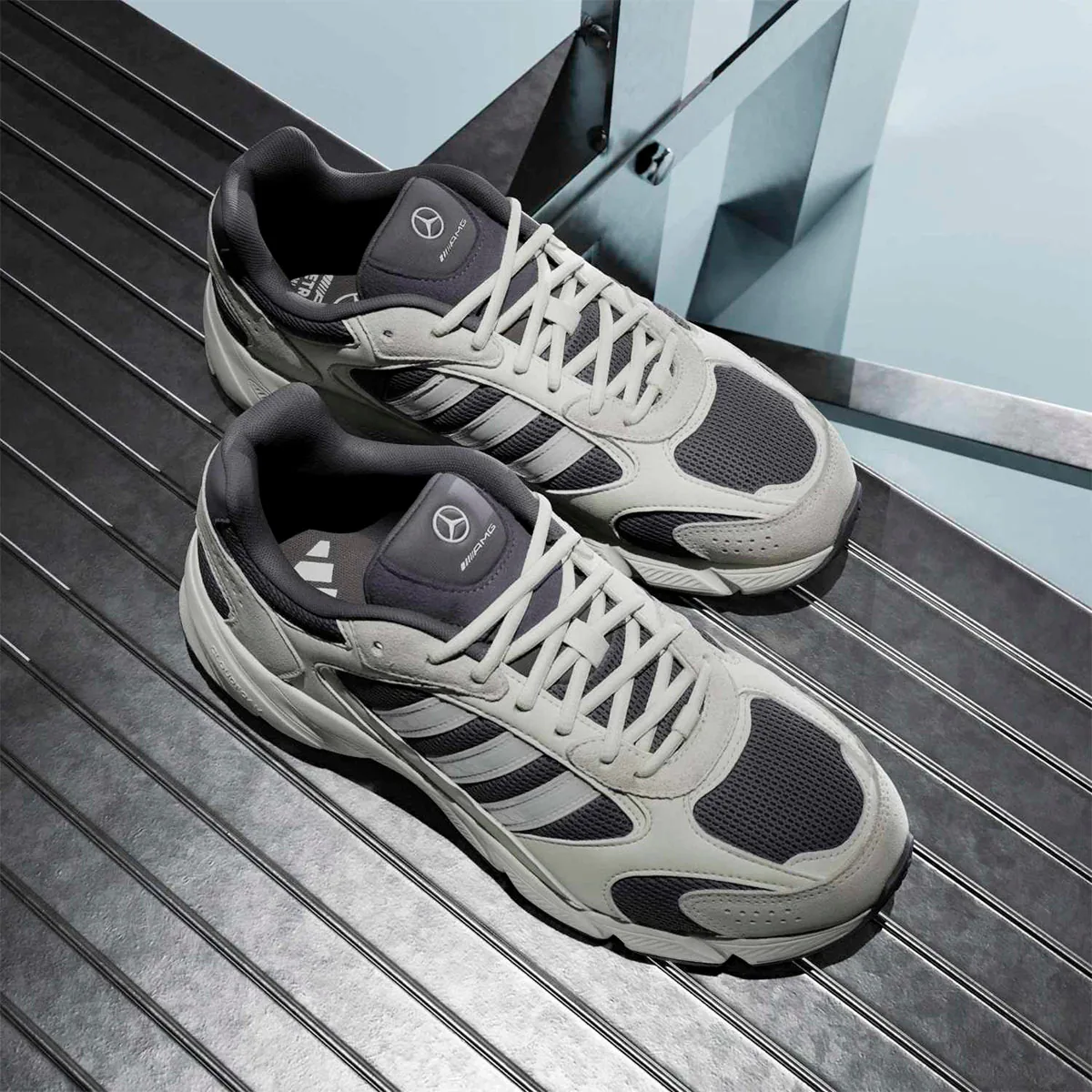 ZAPATILLAS HOMBRE ADIDAS URBANAS CRAZYCHAOS 2000 MERCEDES AMG PETRONAS F1 TEAM - 2