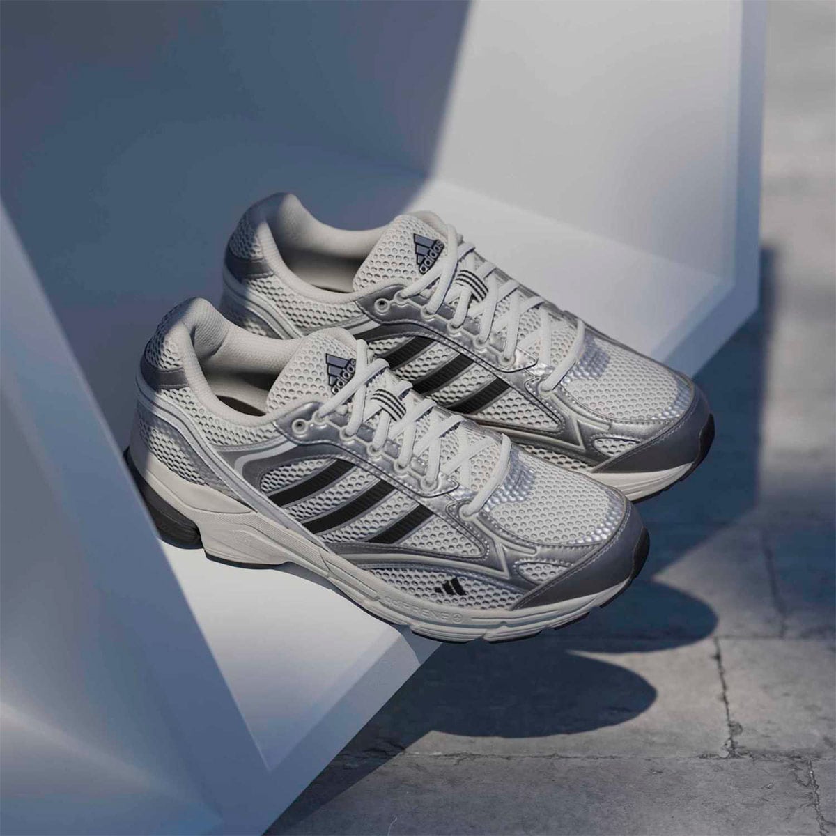 ZAPATILLAS HOMBRE ADIDAS URBANAS SPIRITAIN 2000 - 2