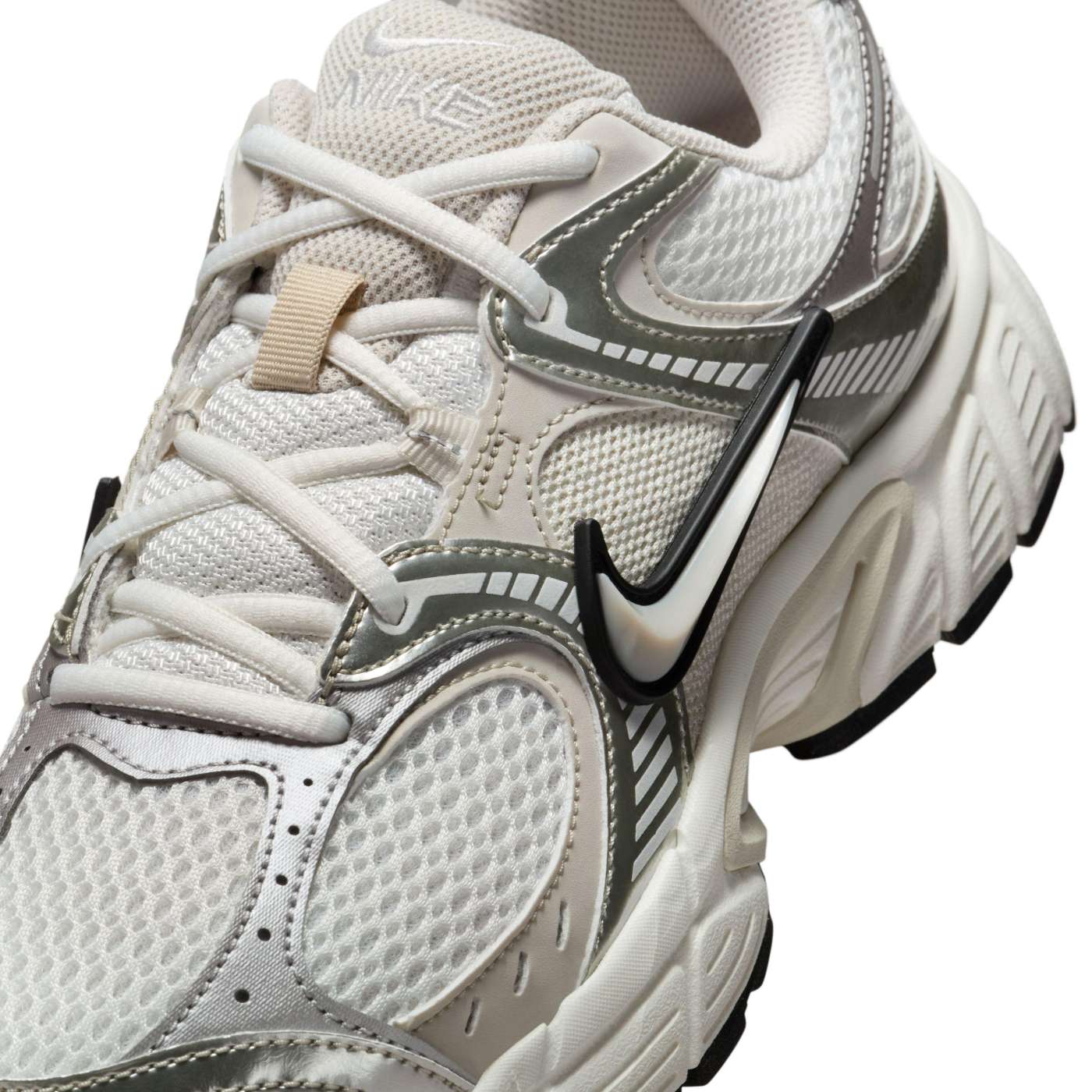 ZAPATILLAS MUJER NIKE URBANAS CREMA W NIKE V5 RNR - 4