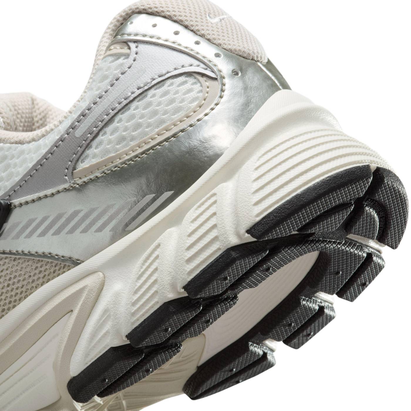 ZAPATILLAS MUJER NIKE URBANAS CREMA W NIKE V5 RNR - 5