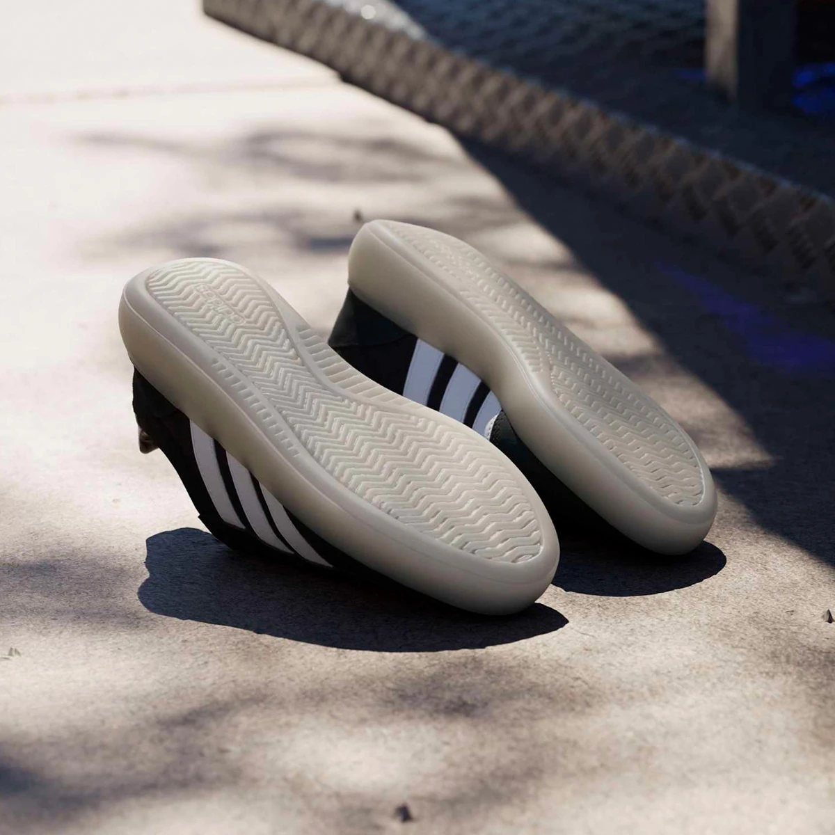 ZAPATILLAS URBANAS MUJER ADIDAS BARREDA DECODE - 2