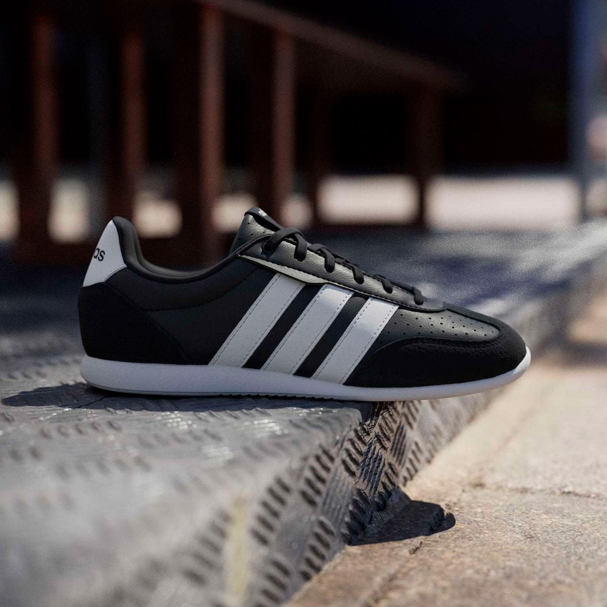 ZAPATILLAS URBANAS MUJER ADIDAS BARREDA LO SHOES - 2