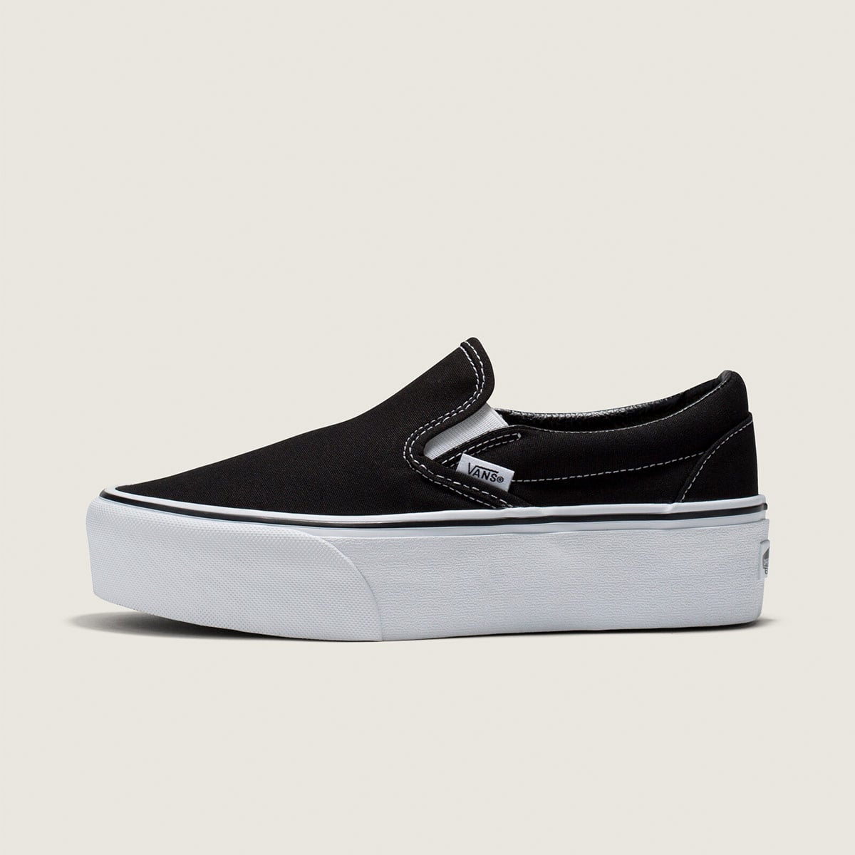 ZAPATILLAS MUJER VANS URBANAS NEGRO UA CLAS CUERO - 2
