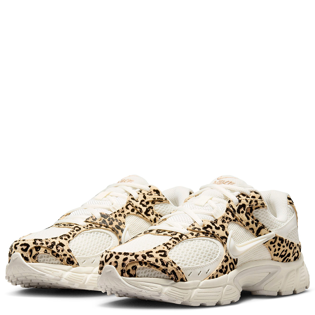 ZAPATILLAS MUJE NIKE URBANAS CREMA NIKE V5 RNR SUEDE - 2