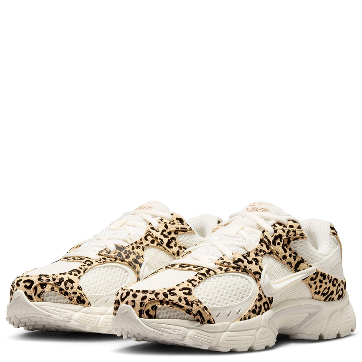 ZAPATILLAS MUJE NIKE URBANAS CREMA NIKE V5 RNR SUEDE - 2