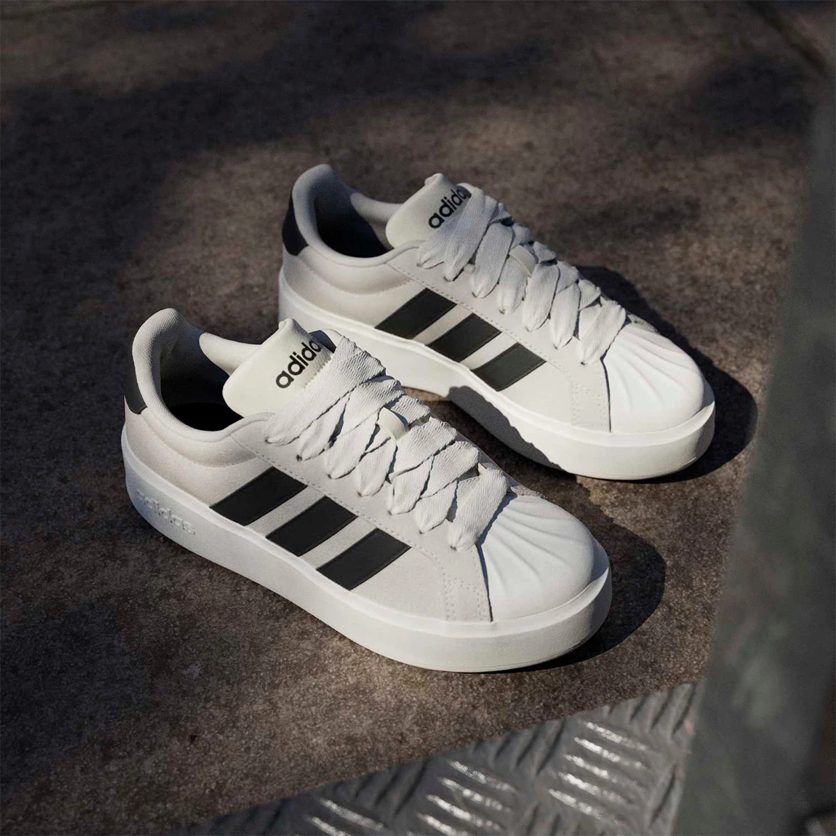 ZAPATILLAS MUJER ADIDAS URBANAS STREETTALK BOLD CUERO - 2