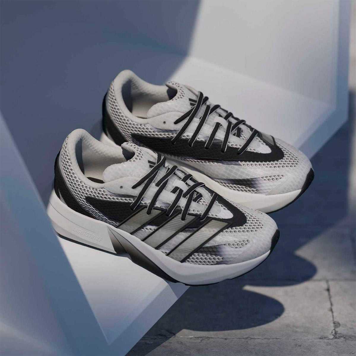 ZAPATILLAS MUJER ADIDAS URBANAS LIGHTBLAZE - 2