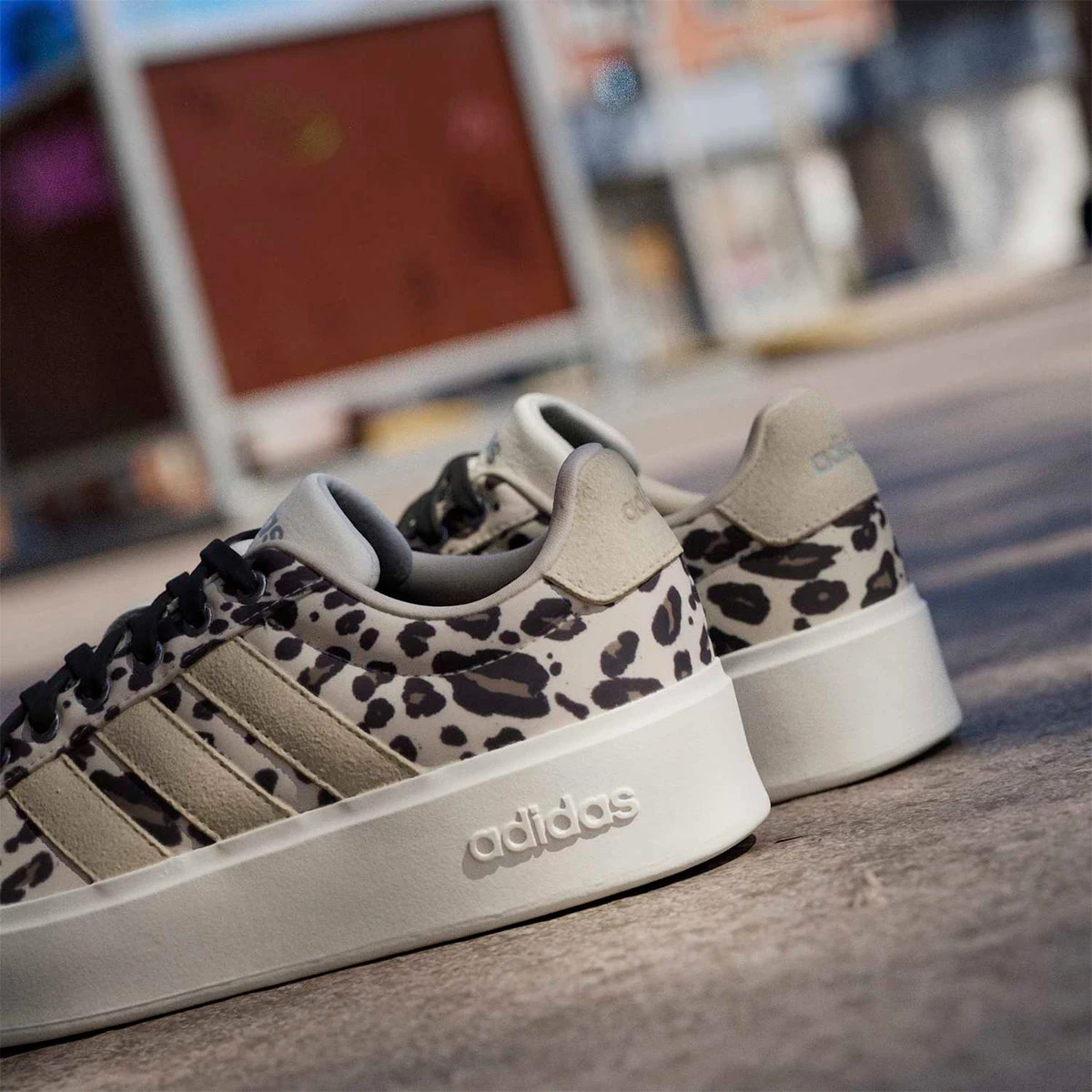 ZAPATILLAS MUJER ADIDAS URBANAS STREETTALK BOLD - 7
