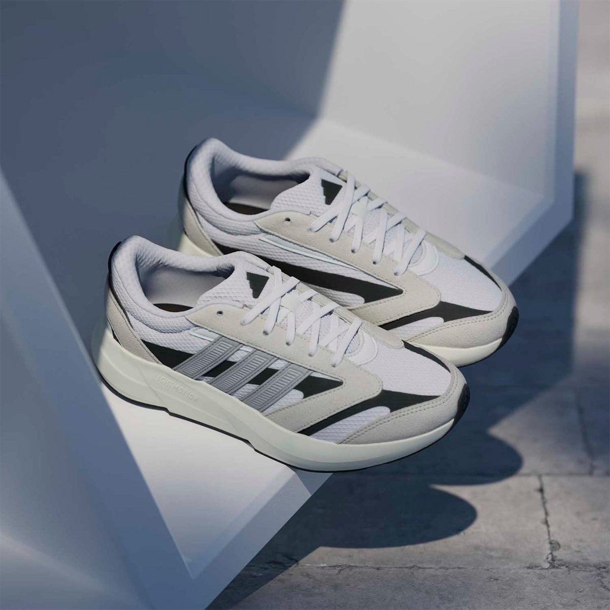ZAPATILLAS MUJER ADIDAS URBANAS LIGHTSHIFT 2.0 CUERO - 2