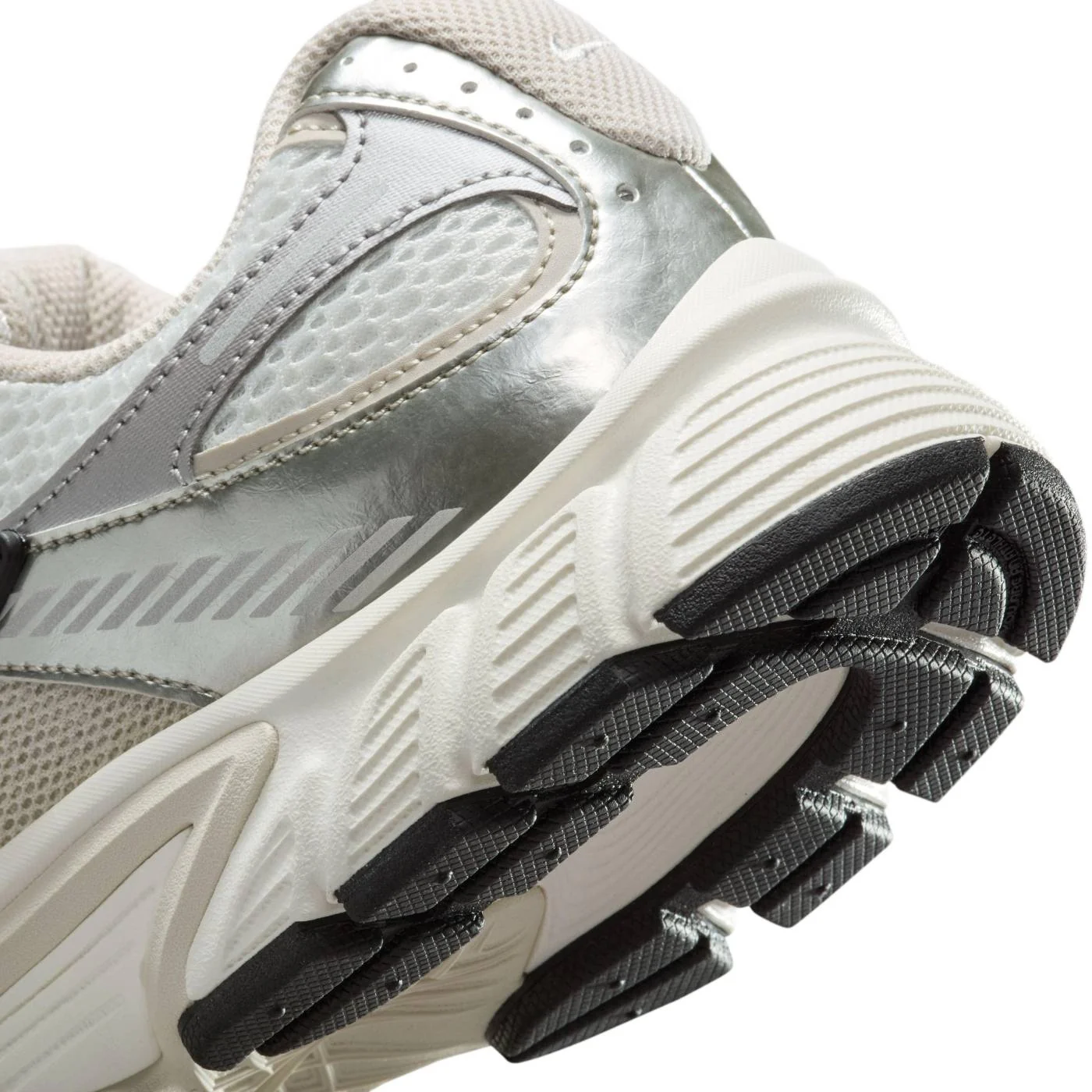 ZAPATILLAS MUJER NIKE URBANAS CREMA W NIKE V5 RNR - 5