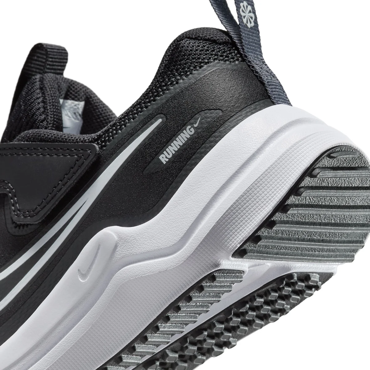 ZAPATILLAS URBANAS JUVENIL NIKE COSMIC RU - 5