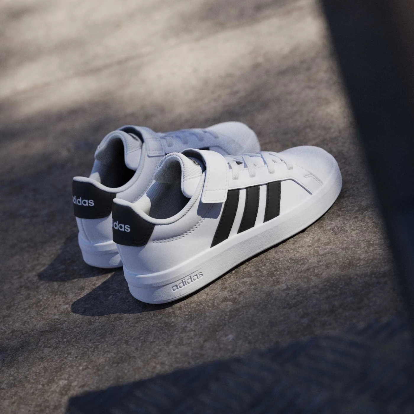 ZAPATILLAS  URBANAS JUVENIL ADIDAS GRAND COURT 3.0 - 4