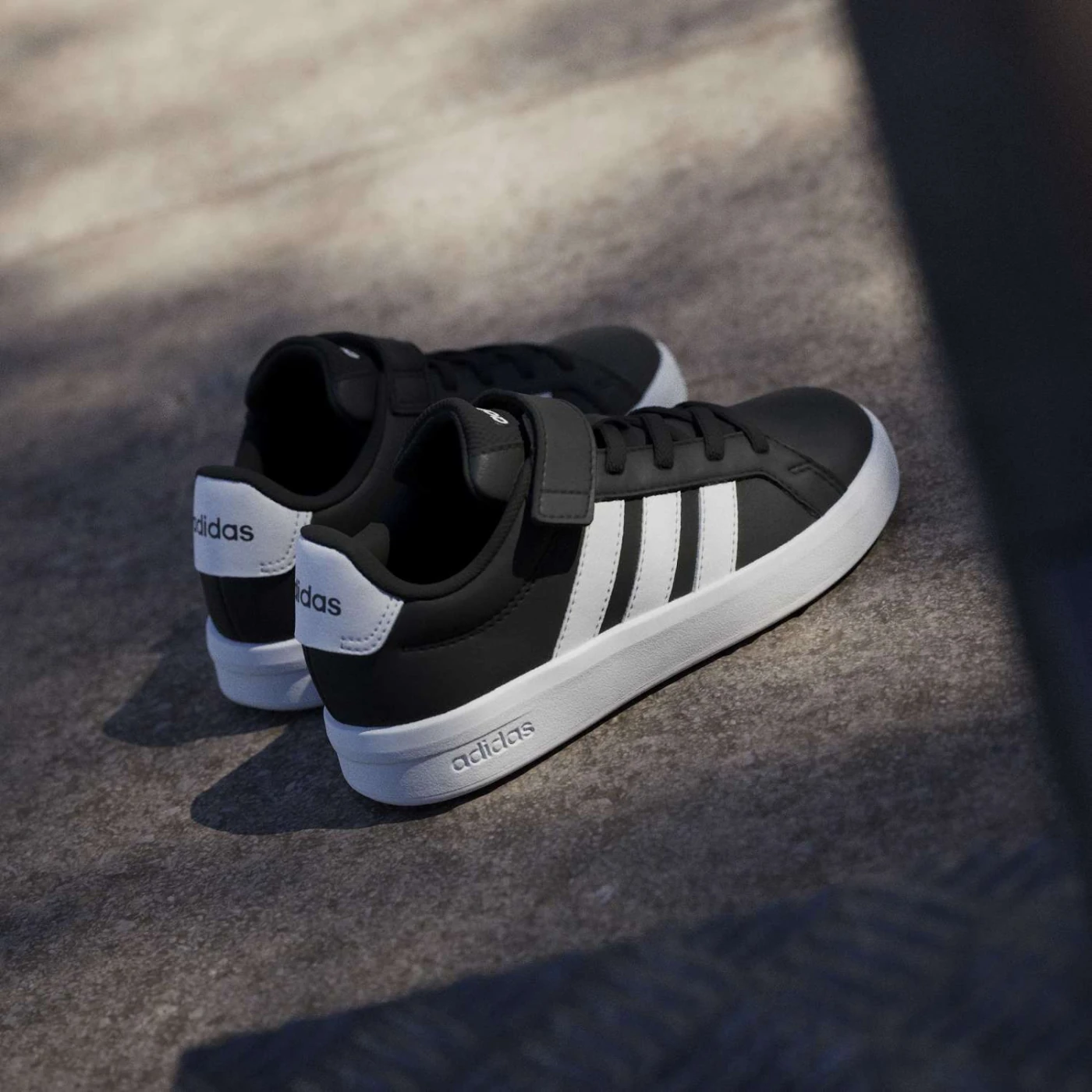 ZAPATILLAS URBANAS JUVENIL ADIDAS GRAND COURT 3.0 - 4