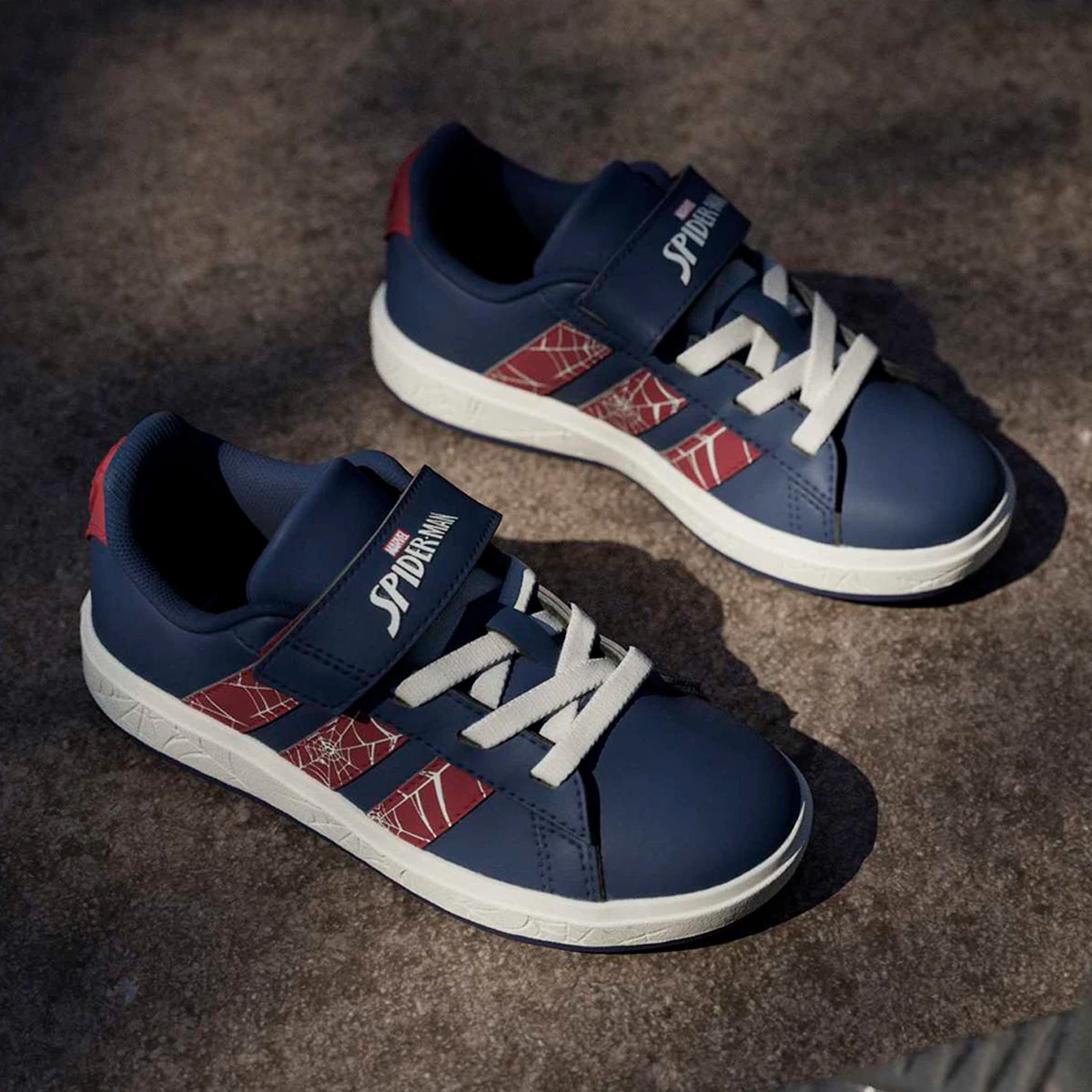 ZAPATILLAS INFANTIL UNISEX ADIDAS GRAND COURT X MARVEL SPIDERMAN - 2