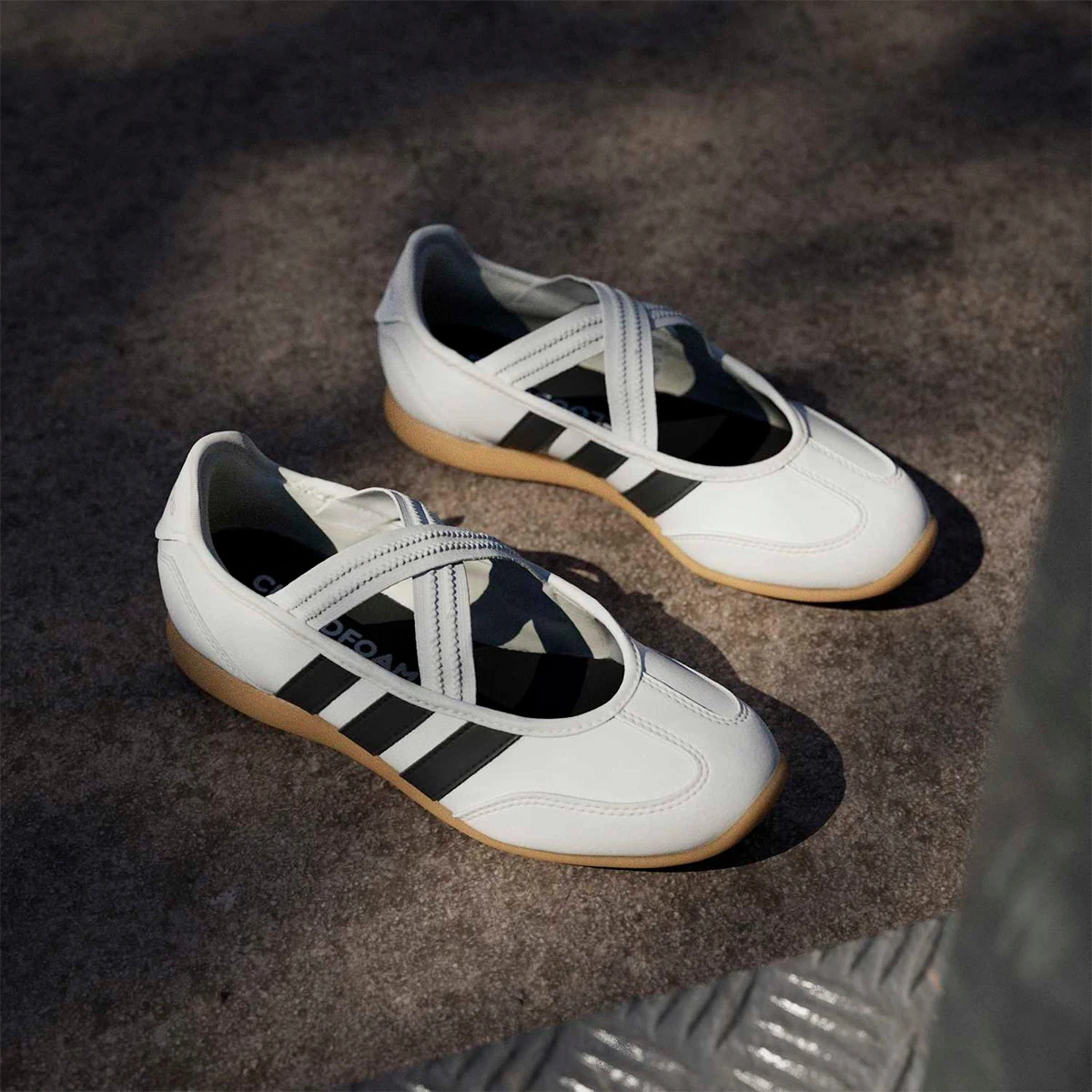 ZAPATILLAS NIÑO ADIDAS URBANAS BARREDA MARY JANE - 2
