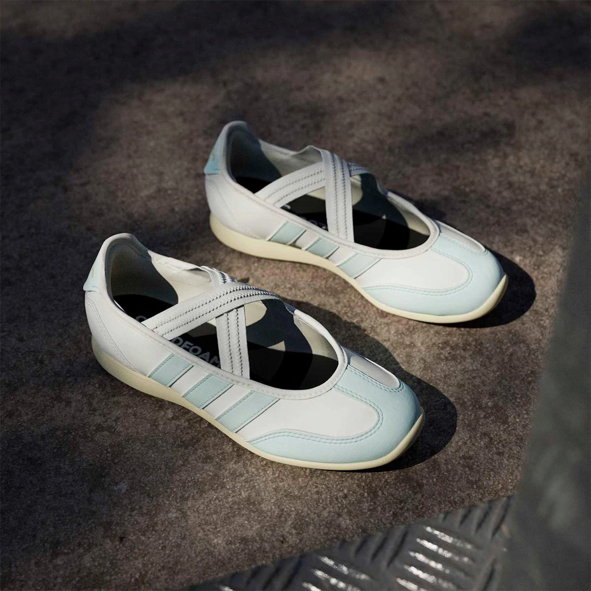 ZAPATILLAS NIÑO ADIDAS URBANAS BARREDA MARY JANE - 2