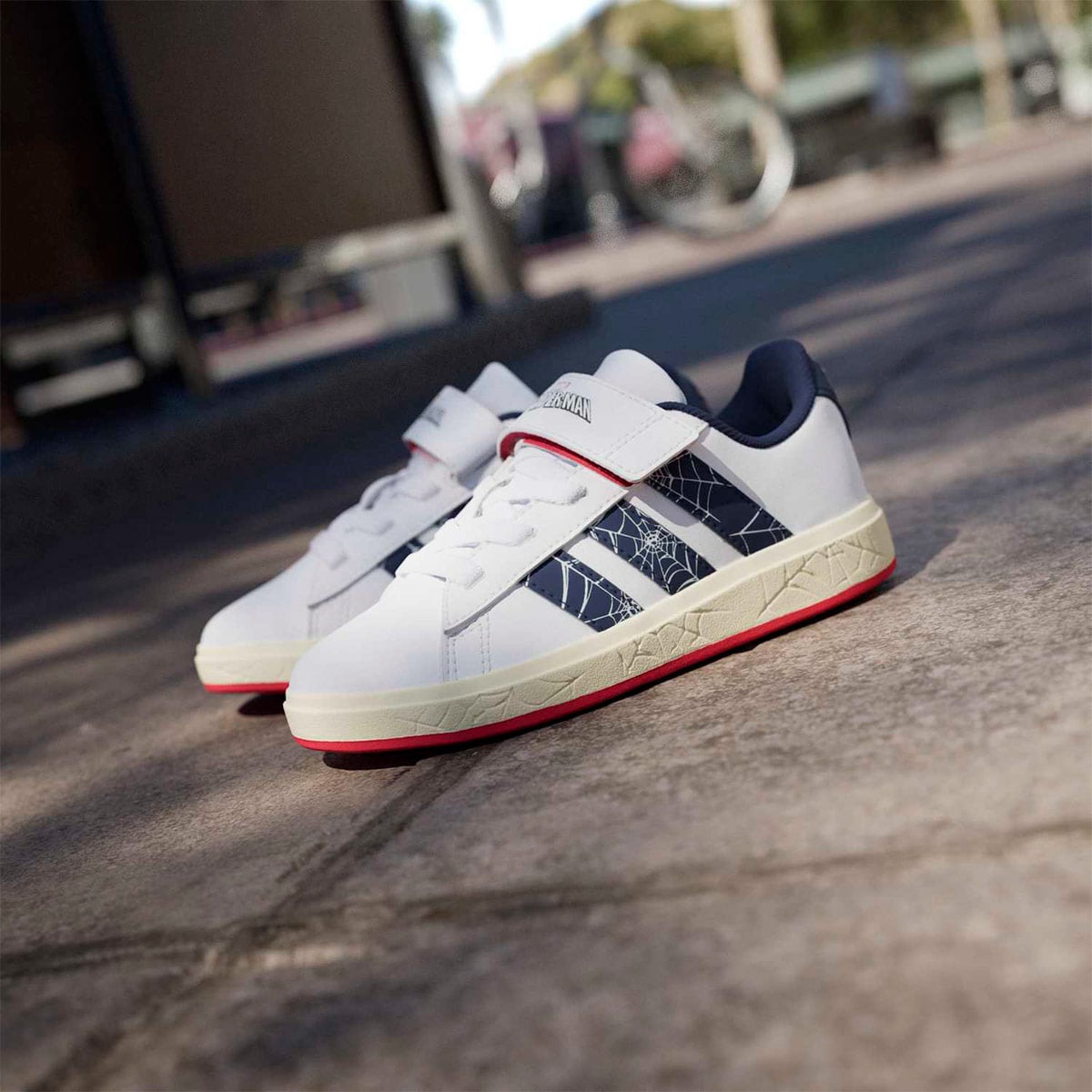 ZAPATILLAS NIÑO ADIDAS URBANAS GRAND COURT MARVEL SPIDER-MAN - 4